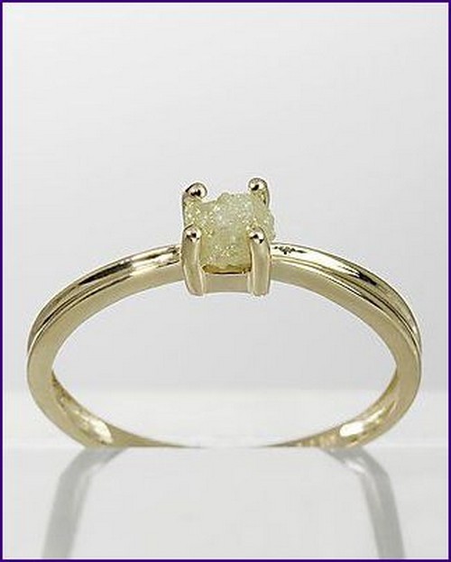 X477 Ring 375er Gelbgold Rohdiamant 0,5ct RW18